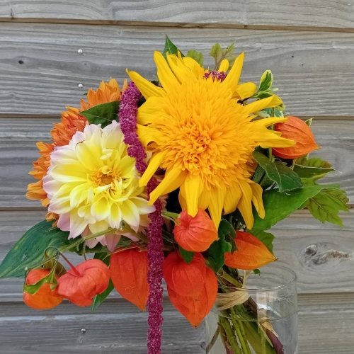 Bouquet tendance rond avec tournesols, dahlia et hortensias grand